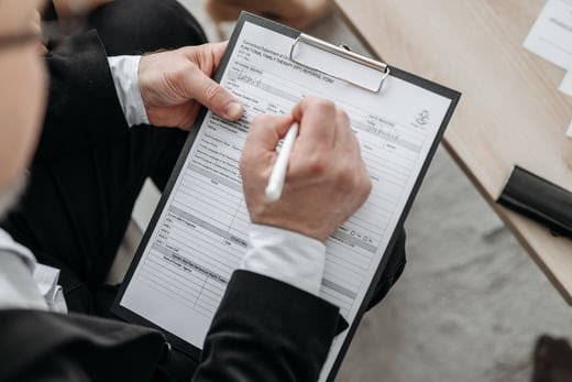 ¿Cuánto tiempo (y dinero) pierde tu empresa en trámites de acreditación?